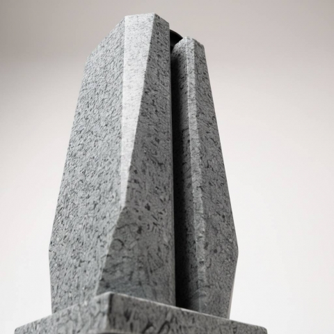 Ваза Квадрат Мансуровский гранит 40 см. Алмаз. 6 500 ₽/шт